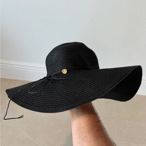 H&M Black Wide-Brimmed Hat